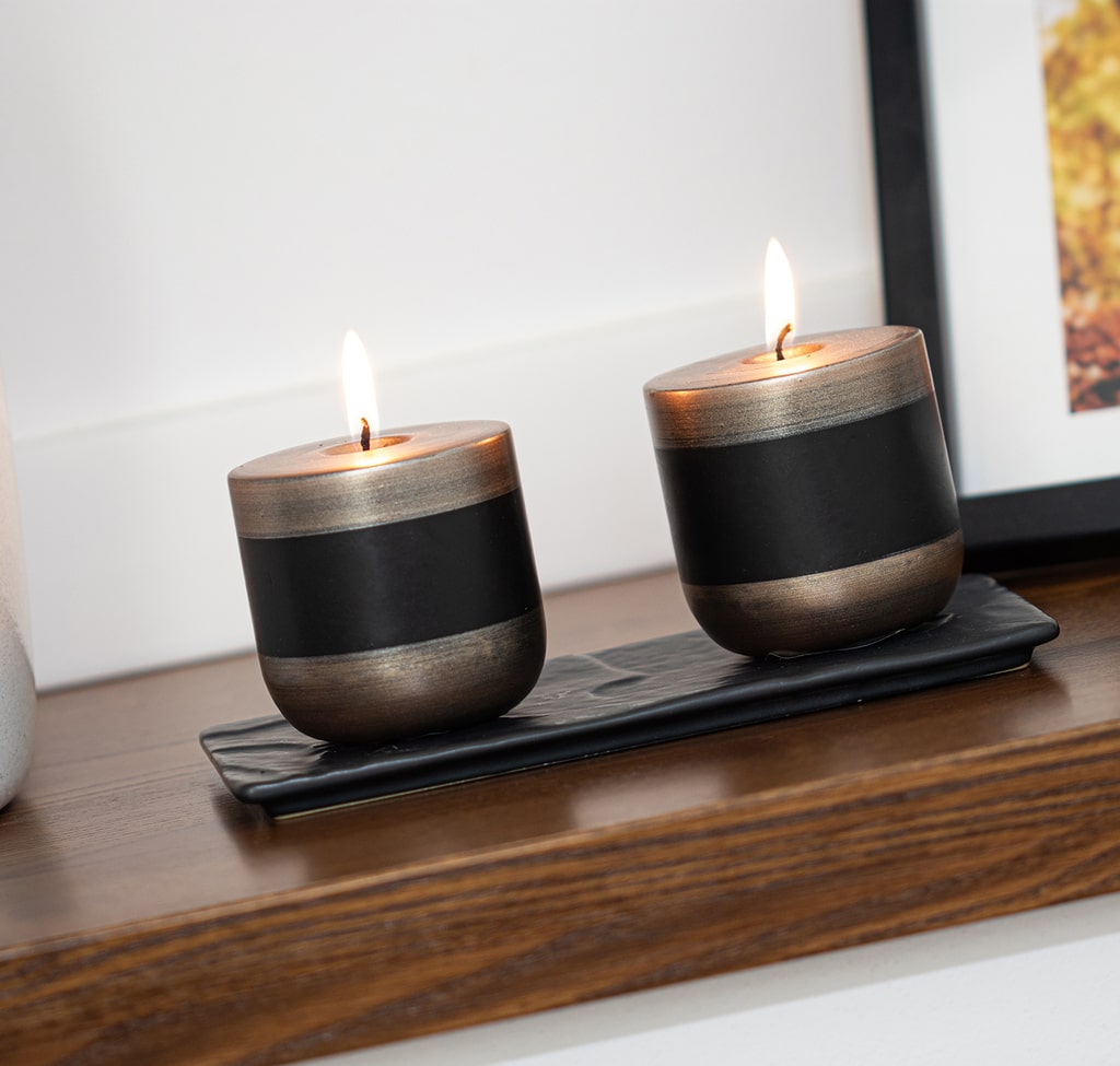 UNIPAR - Елегантна подаръчна свещ с поставка - матово черно и бронз